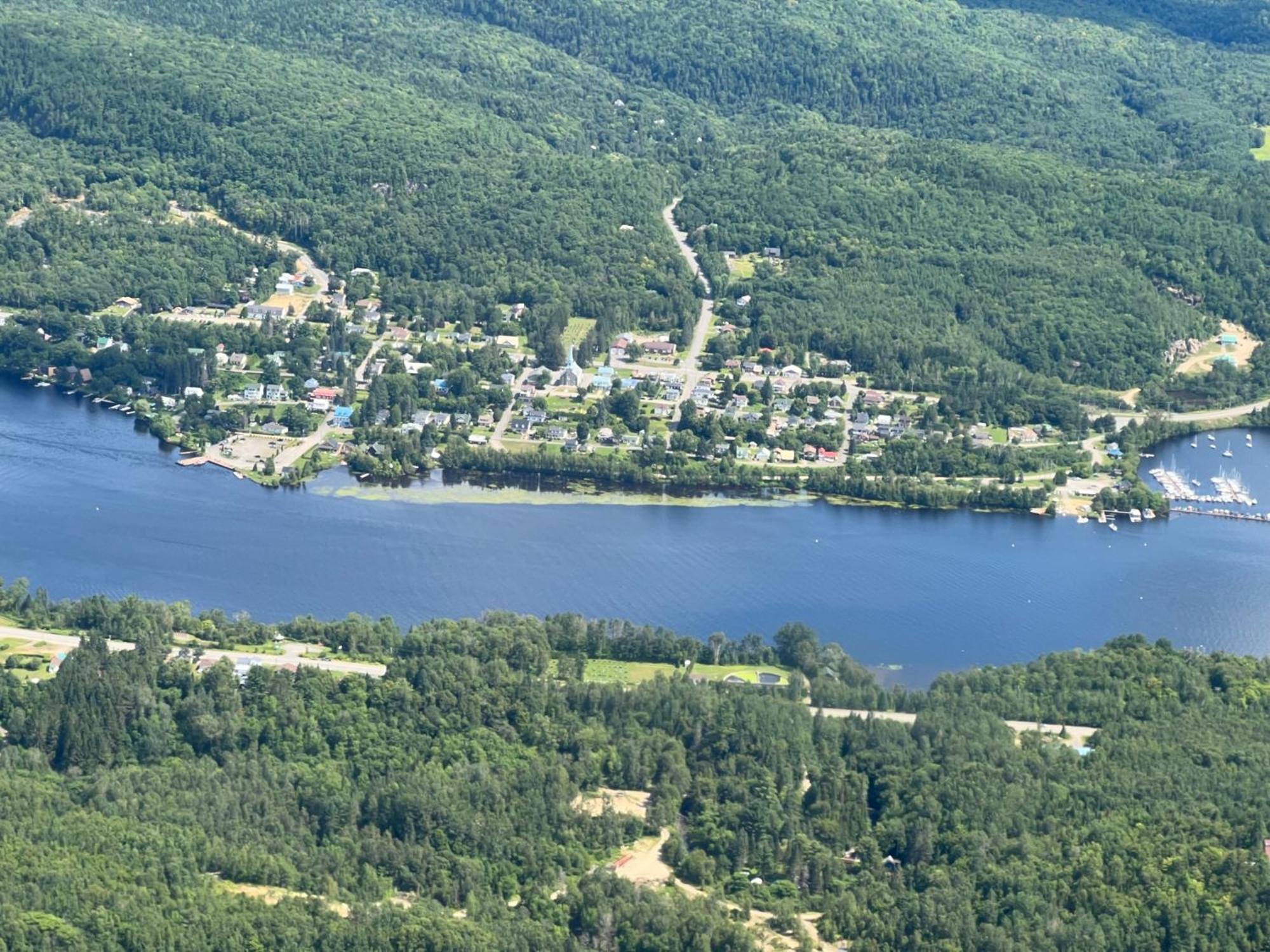 Le Petit Manoir Spa Et Vue Sur Riviere St Maurice Grandes Piles Eksteriør bilde